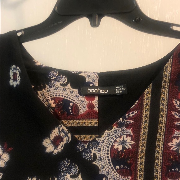 💋BOOHOO/ Chic Scarf Print Shift Dress 💋 - Picture 3 of 5